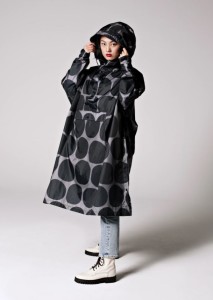 Rainkiss Regenponcho Regenjacke black polka unisize