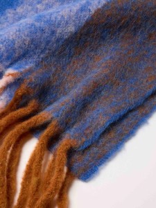 Lanius Karo Schal aus Wolle bright blue