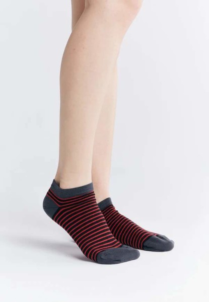 Albero Natur Unisex Sneakersocken kirschrot/schwarz 35/38