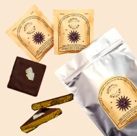 Cosmic Dealer Schokolade - Toasted Cocout with Tumeric and 75% Dark raw chocolate 20g