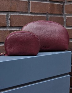 O My Bag Make-Up-Tasche klein Soft Grain Leather Dark Cherry