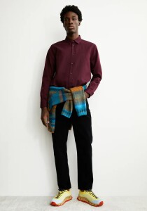 Armedangels Herren Hemd Giaalo GMT DYE dark cranberry