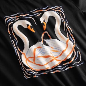 Dedicated Damen T-Shirt Vadstena Painted Swans Black