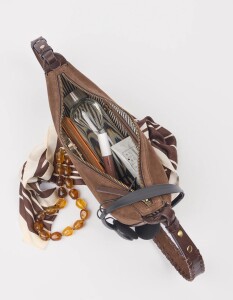O My Bag Damen Handtasche LEO midi Crossbody Strap Chocolate Suede